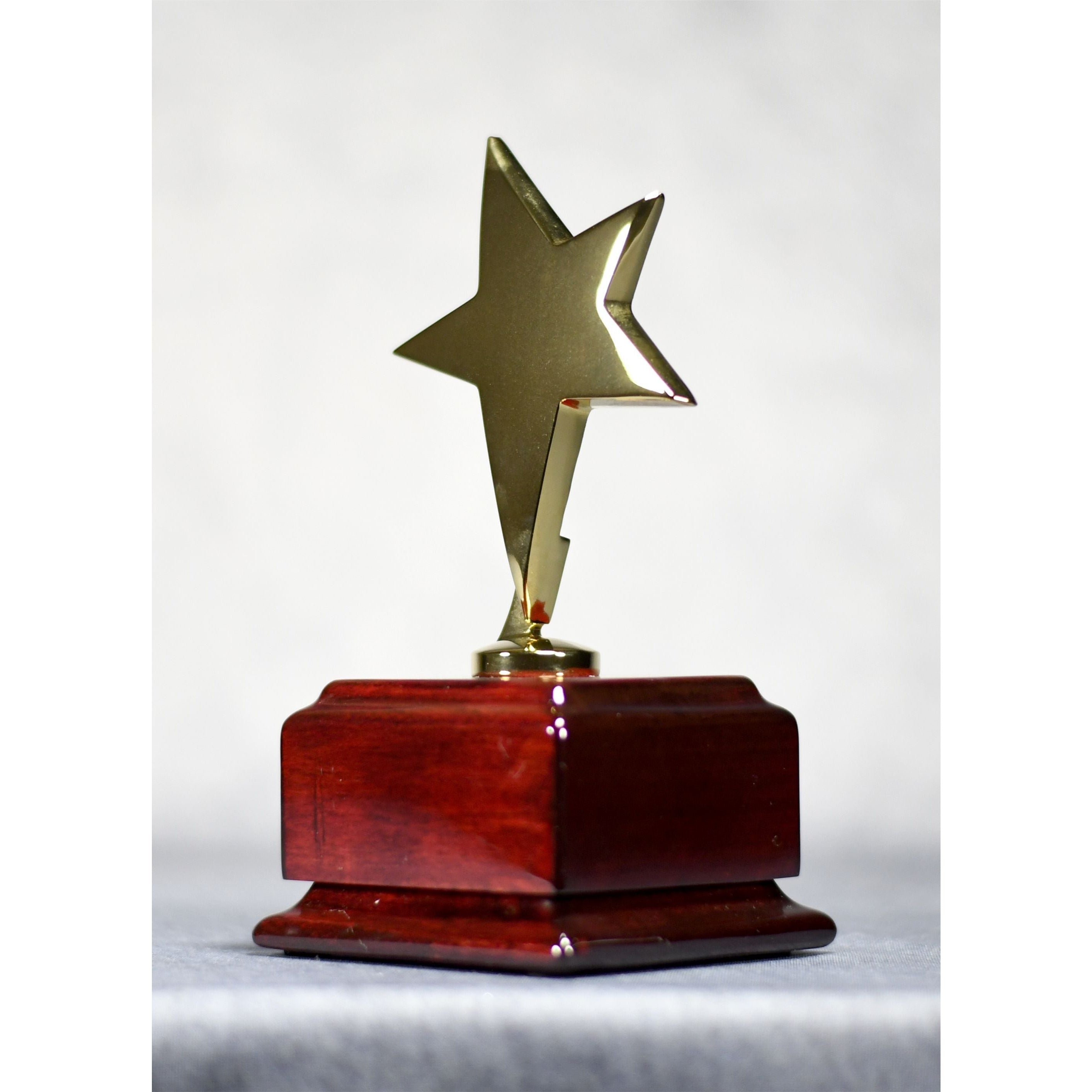 Star Performer Gold Star On Rosewood Base | Alliance Awards LLC.