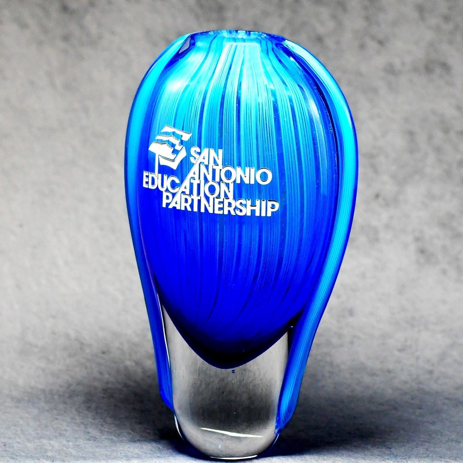 Teardrop Crystal Vase | Alliance Awards LLC.